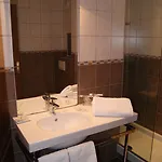Hotel 1er Consul 2*