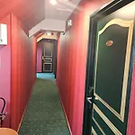 1er Consul Hotel 2*