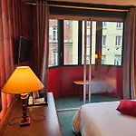 1er Consul Hotel 2*