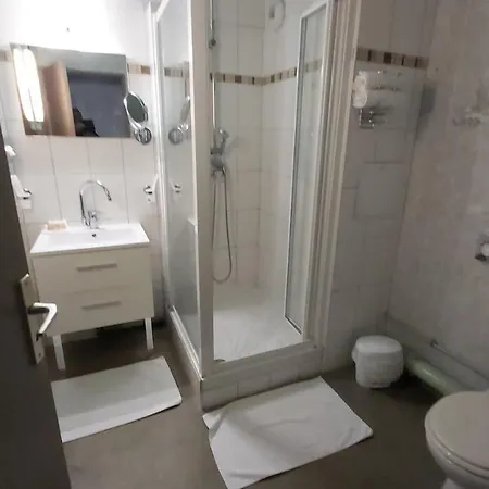 Hotel 1er Consul 2*