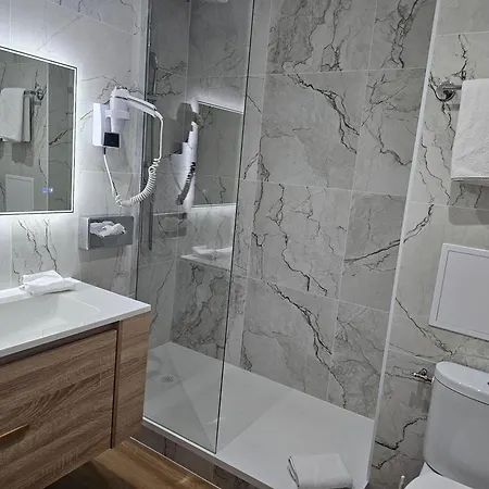 Hotel 1er Consul 2*